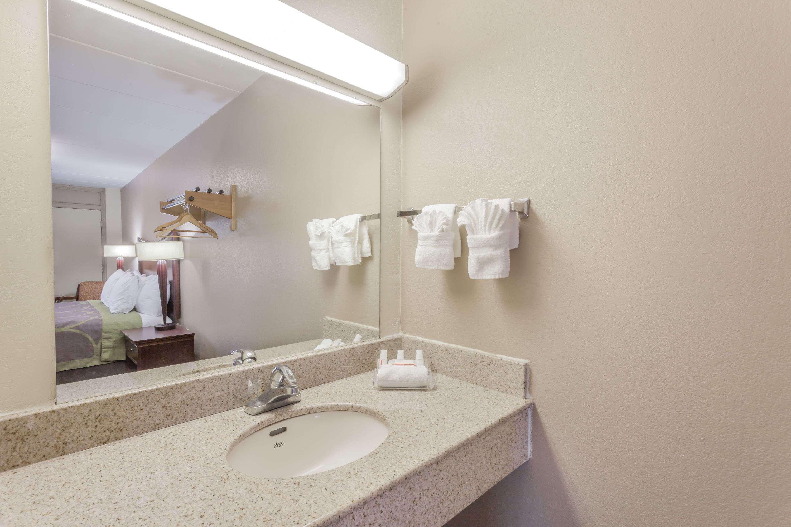 Super 8 By Wyndham Hotel Manassas
