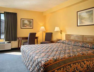 Super 8 By Wyndham Manassas
