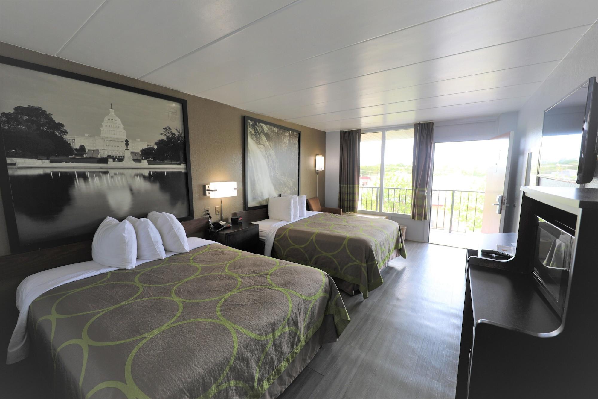 Super 8 By Wyndham Hotel